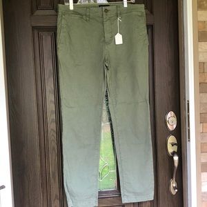 Men’s American Eagle Green Khakis